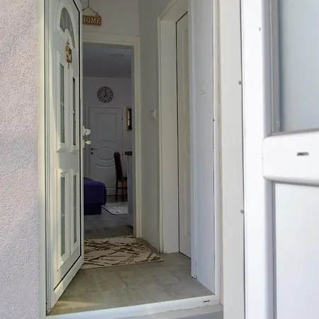Astorija 2 بيت ضيافة بودغوريتْسا