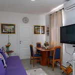Astorija 2 בית הארחה
