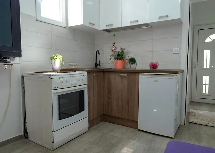 Astorija 2 * 波德戈里察